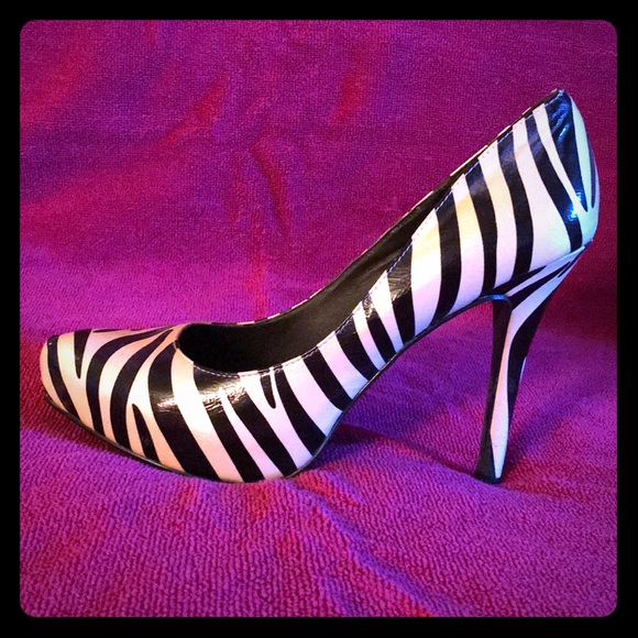 Steve Madden Shoes - Zebra print pumps